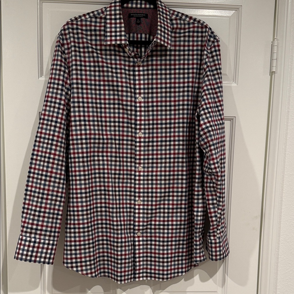 Banana Republic Men's Plaid Shirt - Black, Red, White